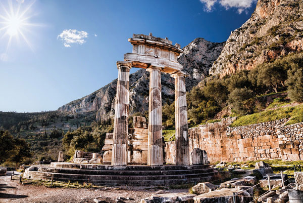 Προτάσεις για διακόσμησηΟ πίνακας σε καμβά LAN-018 προσφέρει μία σύγχρονη αίσθηση που μπορεί να ενσωματωθεί άψογα σε διάφορα στυλ διακόσμησης. Στον κλασικό χώρο, μπορεί να τοποθετηθεί πάνω από ένα παλιό ξύλινο μπουφέ, προσδίδοντας μία πινελιά κοσμοπολίτικης γοητείας. Για έναν μοντέρνο χώρο, η επιλογή αυτού το έργου με το θέμα αξιοθέατα μπορεί να ενισχύσει τη διεθνοποίηση και την αίσθηση αστικής ευγένειας. Σε ένα μινιμαλιστικό περιβάλλον, ο πίνακας λειτουργεί ως το κεντρικό στοιχείο που προσθέτει βάθος και ιστορία, χωρίς να διαταράσσει τη συνολική ισορροπία.Λίγα λόγια για τον πίνακαΟ πίνακας σε καμβά LAN-018 ανήκει στην κατηγορία αξιοθέατα και απεικονίζει θέματα διεθνούς γνωστότητας. Η ασπρόμαυρη απόδοση προσδίδει μία διαχρονικότητα, συγχρόνως υπογραμμίζοντας τη σημασία και την καλλιτεχνική αξία του θέματος. Το παιχνίδι με τις αποχρώσεις του γκρι και το ισχυρό κοντράστ μεταξύ φωτός και σκιάς δημιουργεί μία δυναμική ισορροπία που καθηλώνει τον θεατή. Οι λεπτής φινέτσας υφές προσθέτουν βάθος στην επιφάνεια του καμβά, δημιουργώντας μια αίσθηση ρεαλισμού και τρισδιάστατης παρουσίας.Ο πίνακας LAN-018 δημιουργεί αίσθηση νοσταλγίας και περιπέτειας, μεταφέροντας τον θεατή σε γνώριμα μέρη γεμάτα ιστορία και μοντέρνα αρχιτεκτονική. Η ασπρόμαυρη απόδοση, παρά την απλότητά της, κρύβει σύνθετα συναισθήματα που καλούν το νου να περιπλανηθεί στα τόσα ταξίδια που αναπαριστώνται. Αντί να απομονώνει, ενώνει το θεατή με μια κοινή ανθρώπινη εμπειρία, γεφυρώνοντας το παρελθόν με το παρόν.Ψηφιακή εκτύπωση σε καμβά. Ο καμβάς είναι υψηλής ποιότητας, ειδικός για ψηφιακή εκτύπωση που αναδεικνύει τα χρώματα. Είναι ιδανικός για διακόσμηση εσωτερικών χώρων. Παραλαμβάνετε τον πίνακα με την ψηφιακή εκτύπωση καμβά, τελαρωμένο σε τελάρο από ανθεκτικό ξύλο 2εκ, στη διάσταση που θέλετε.